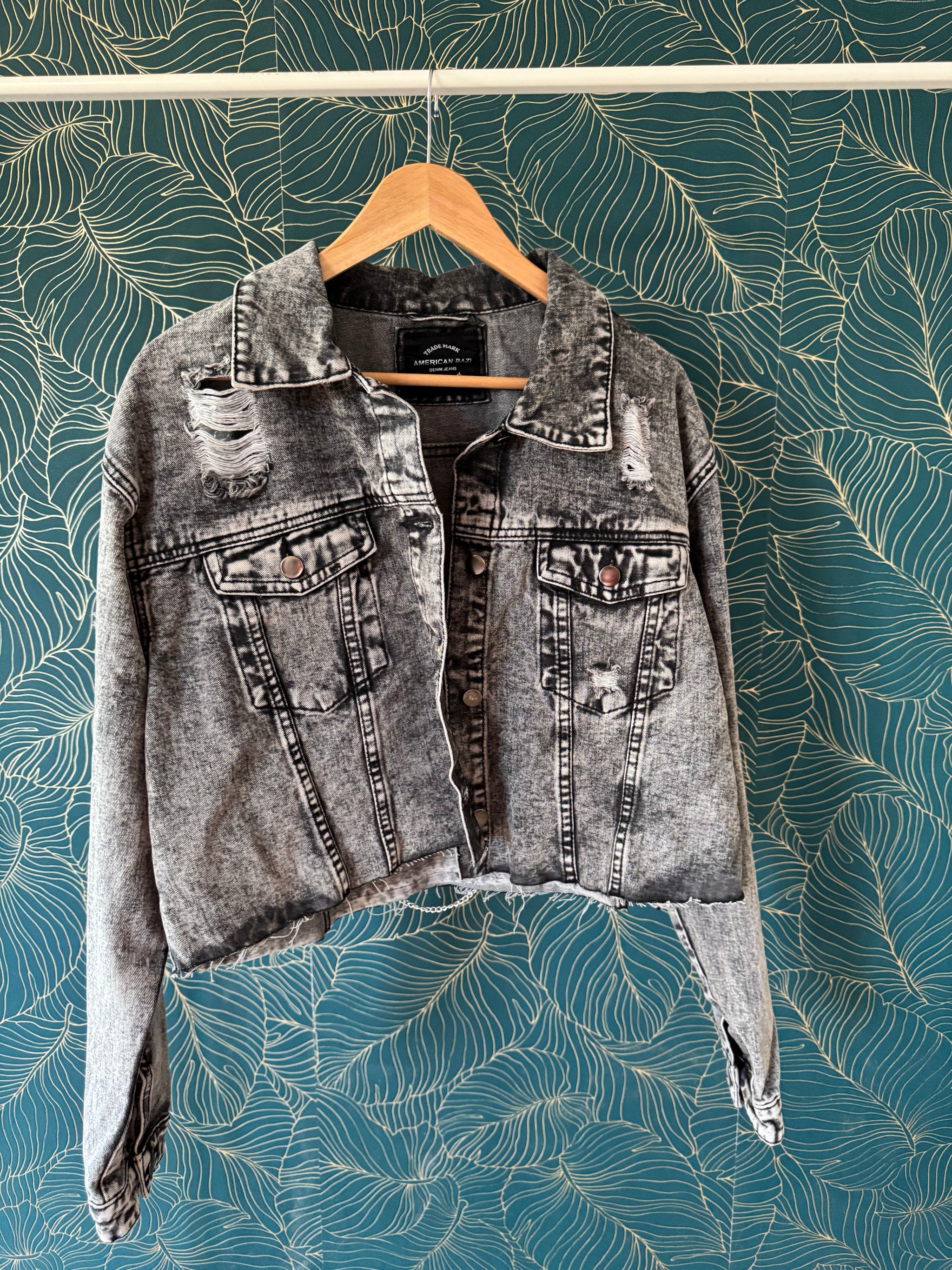 Crop Denim Jacket Chain Lora