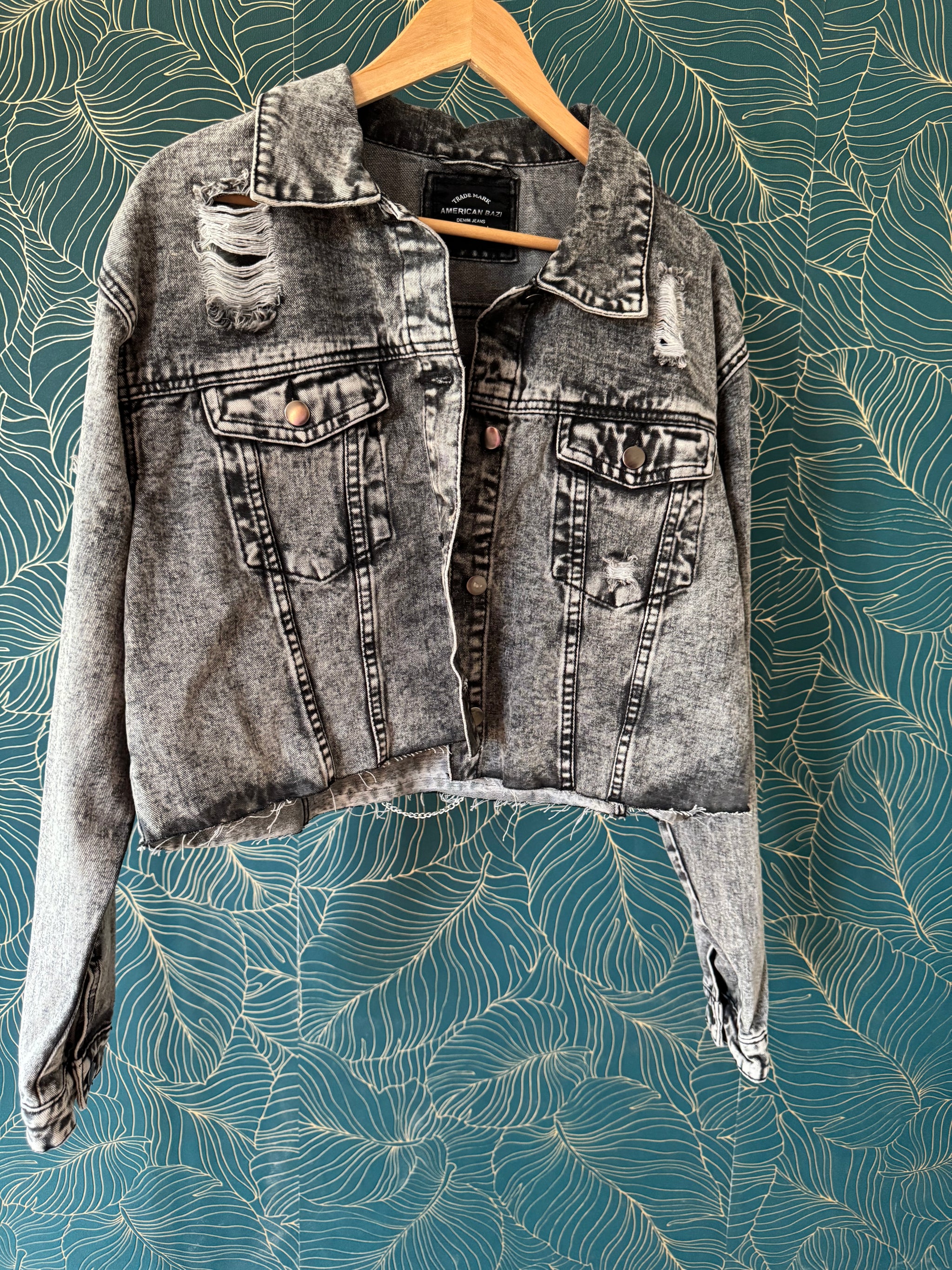 Crop Denim Jacket Chain Lora